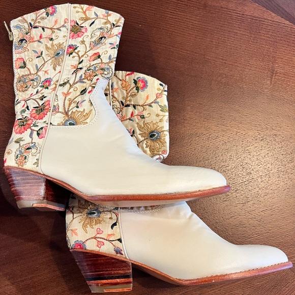 NIB MOMO New York x BHLDN Anthropologie Embroidered Western Boots - Picture 5 of 13